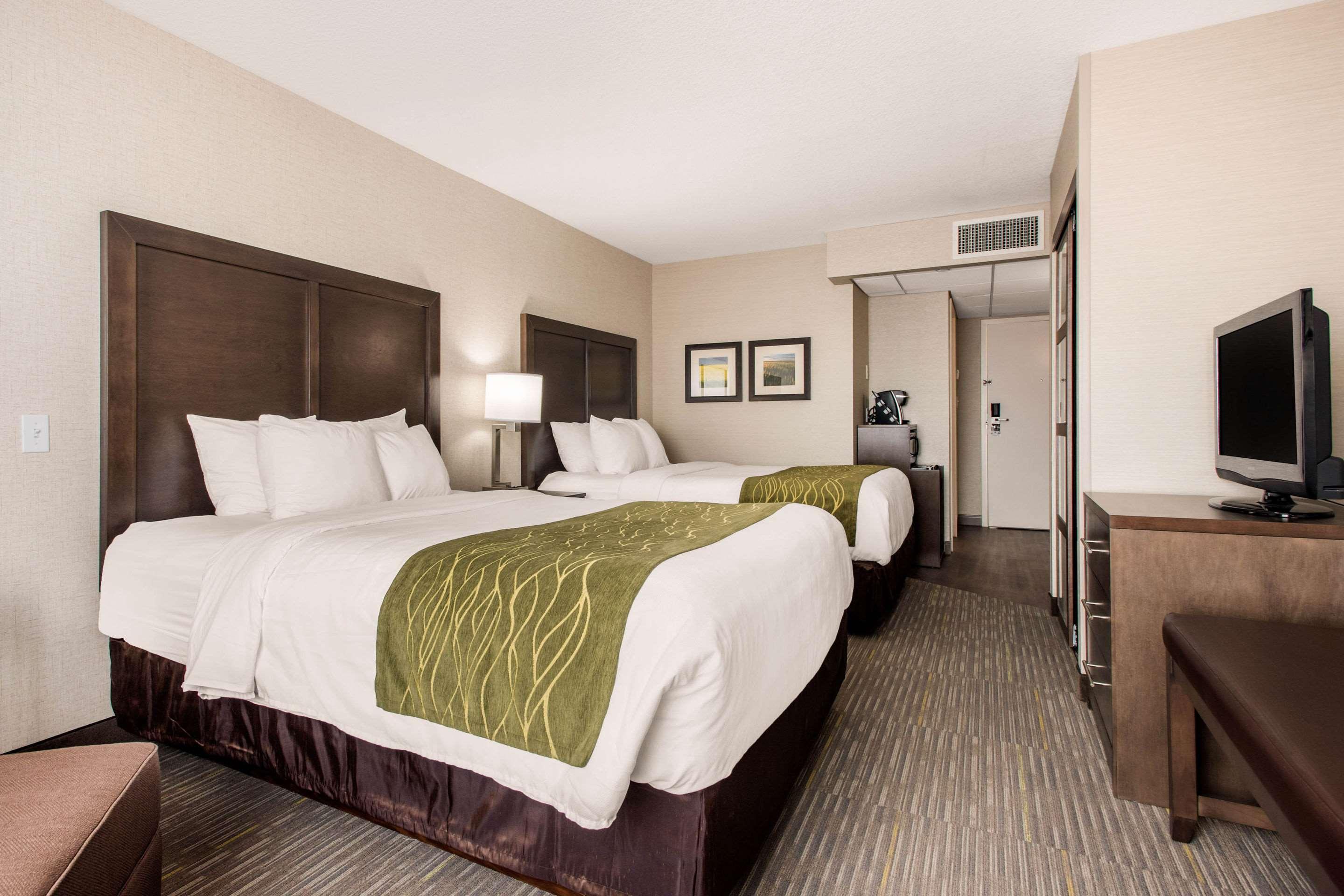 Comfort Inn & Suites Red Deer Exterior foto