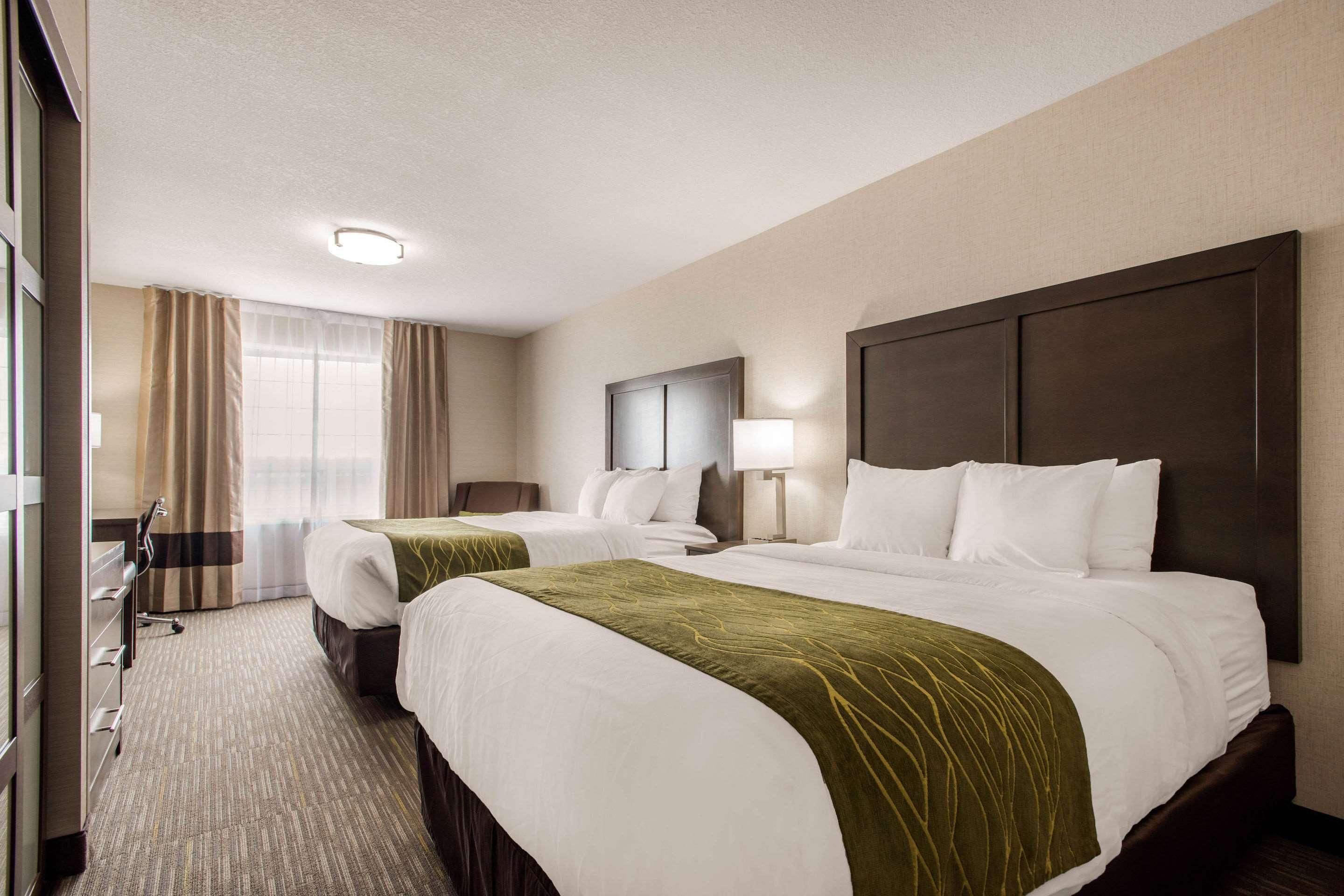 Comfort Inn & Suites Red Deer Exterior foto