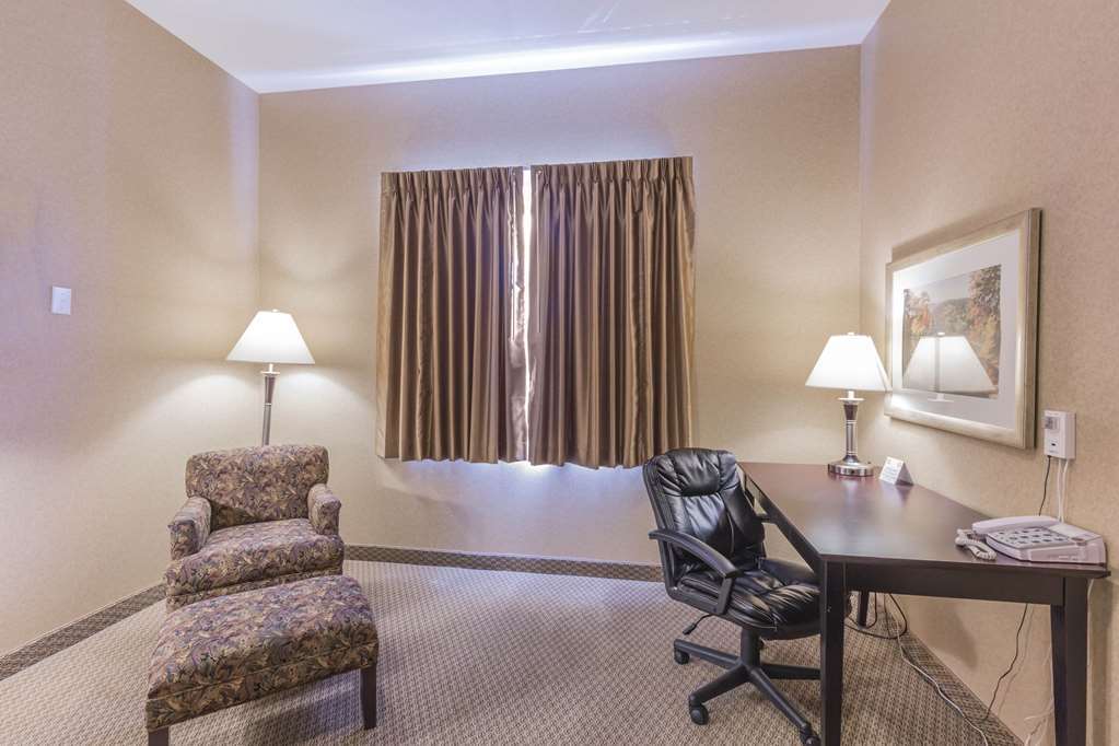 Comfort Inn & Suites Red Deer Quarto foto